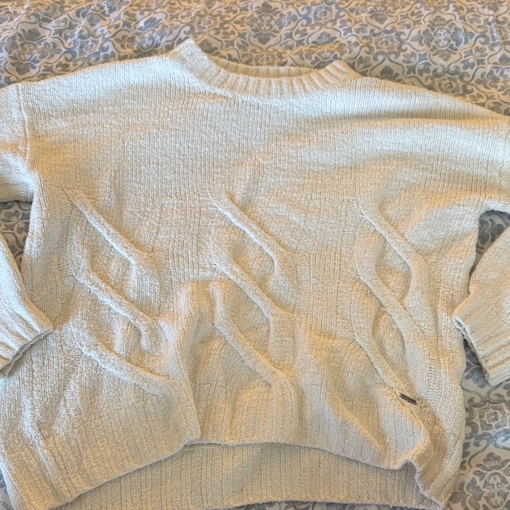 Hollister Cream Cable Knit Sweater